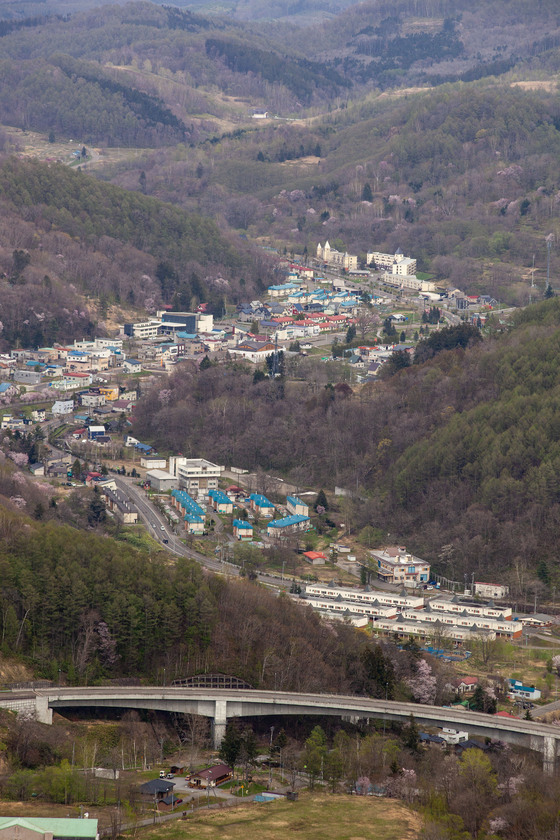 神威岳山頂から望む歌志内市街